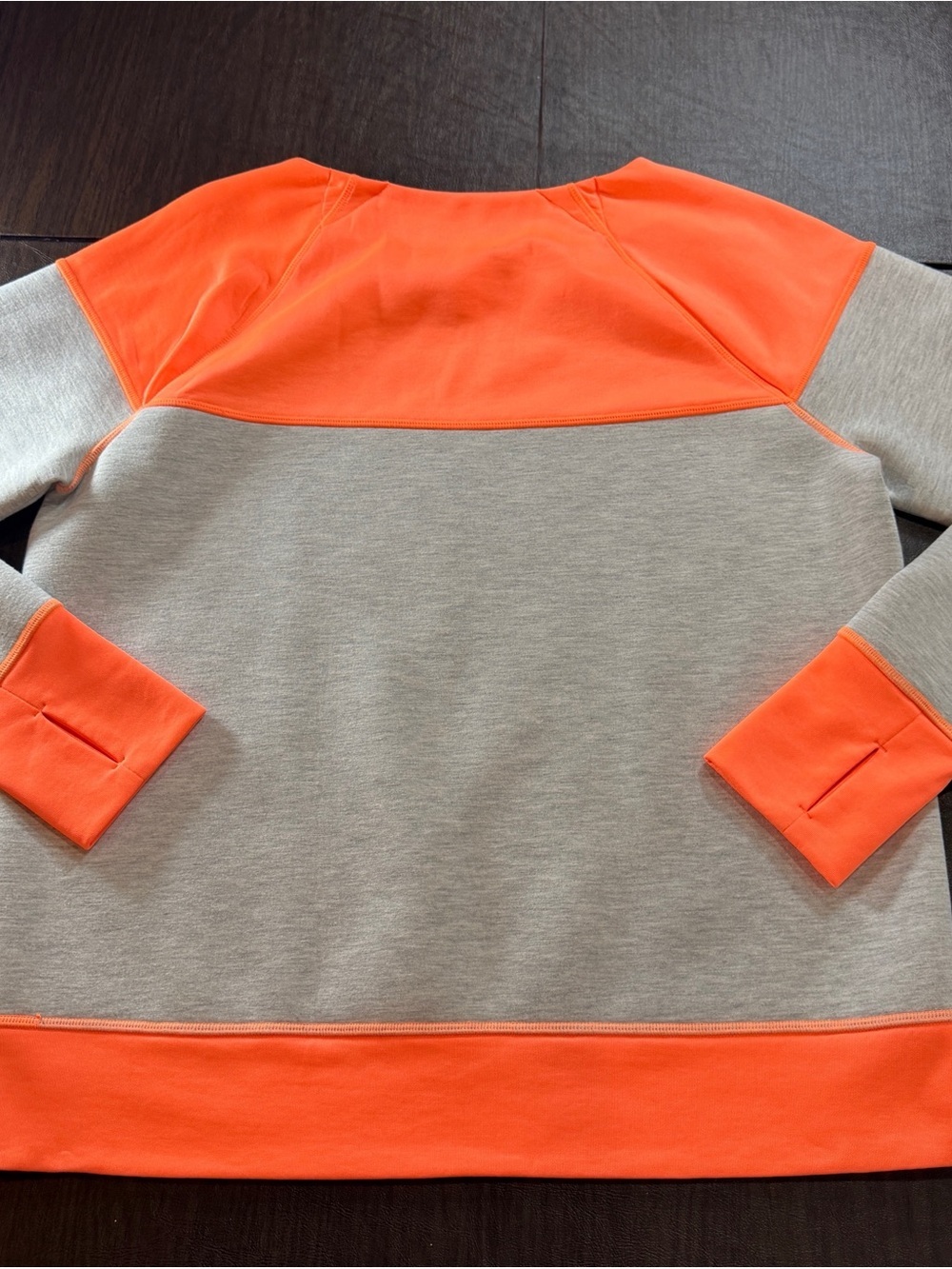 Athleta Fuse Sweatshirt Bright Orange Logo Performance Top Thumbholes Sz L - Picture 6 of 6